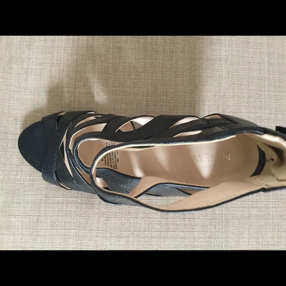 Nine West sandals - Picture 4 of 4